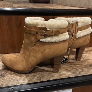 NWT Liz Claiborne heeled booties 8.5W